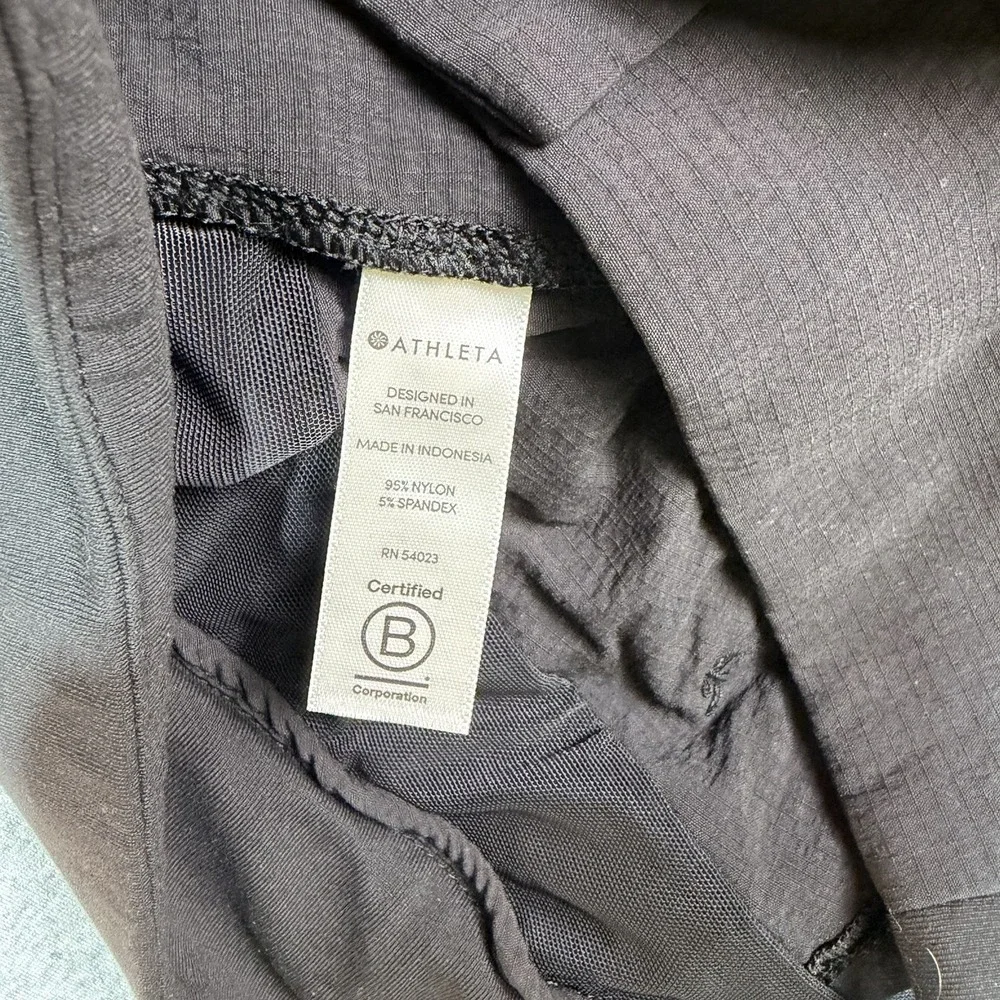 Athleta Size 4 Trekkie Bermuda 2.0‎ Shorts 9